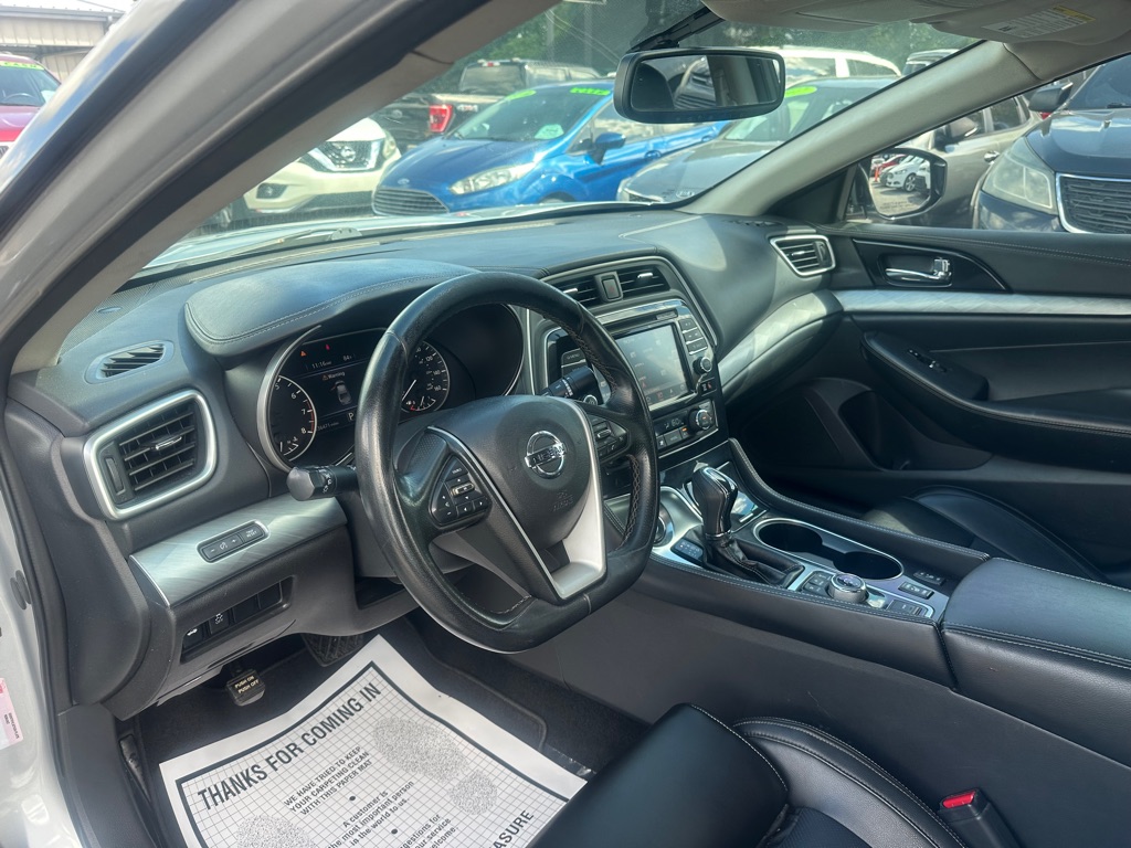 Photo 7 of this NISSAN MAXIMA