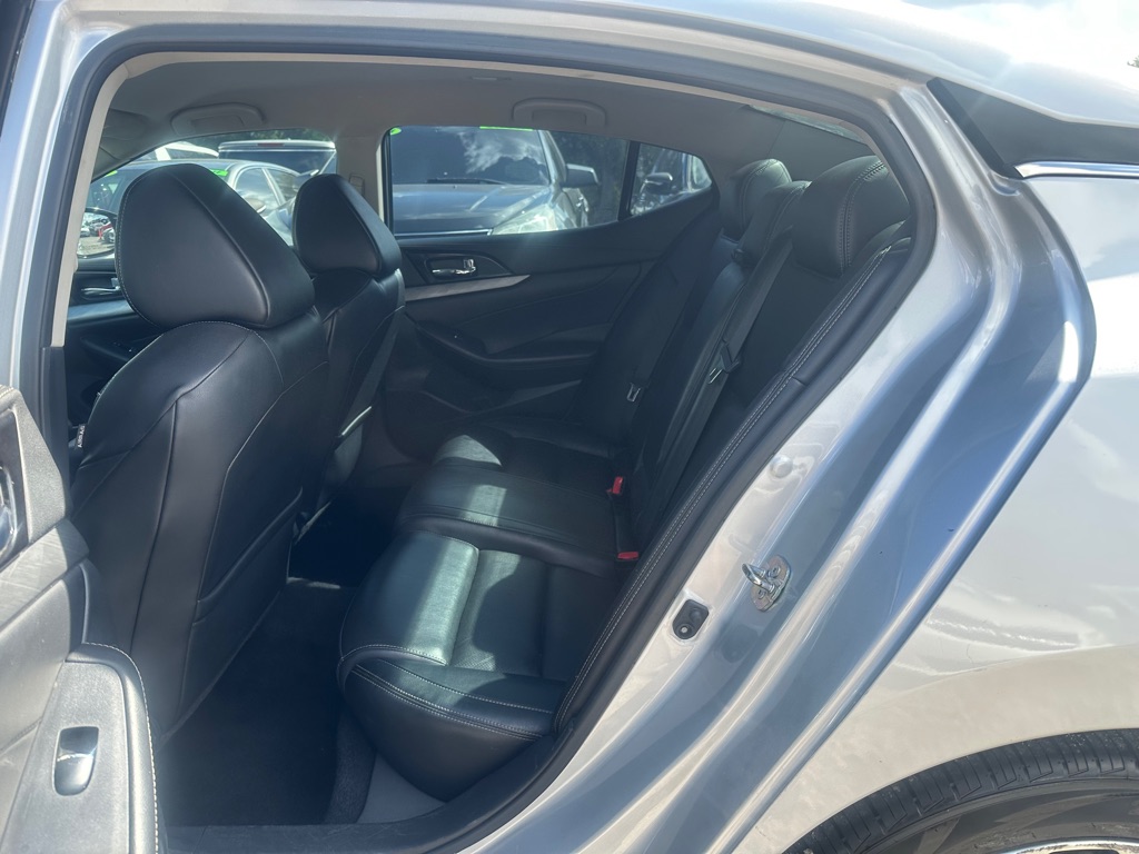 Photo 15 of this NISSAN MAXIMA
