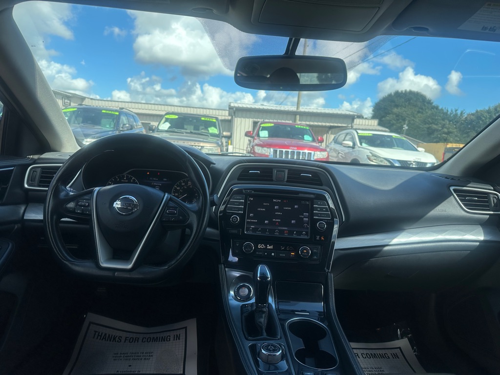 Photo 9 of this NISSAN MAXIMA