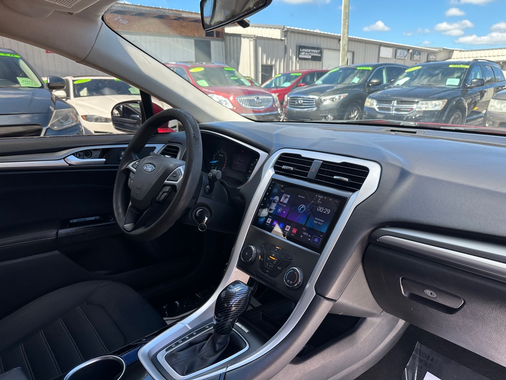 Photo 8 of this FORD FUSION