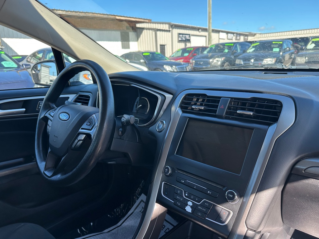 Photo 8 of this FORD FUSION