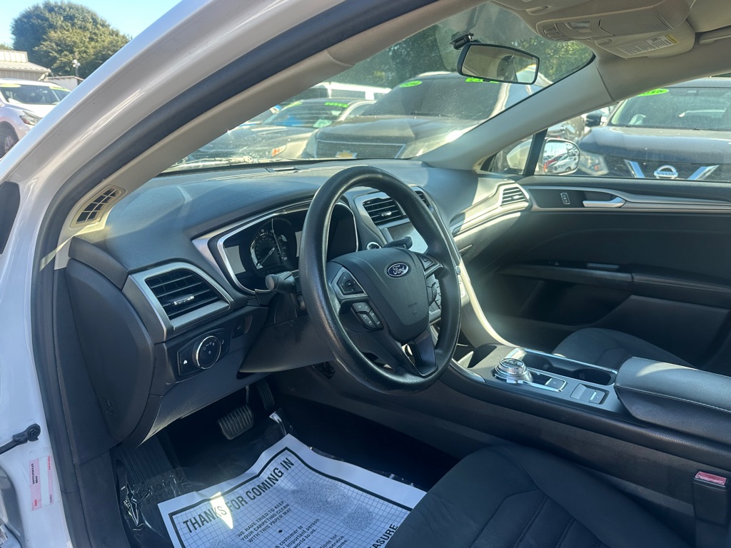 Photo 7 of this FORD FUSION