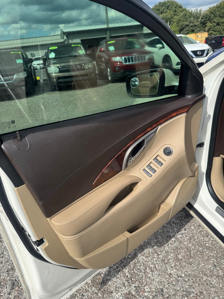 Photo 13 of this BUICK LACROSSE