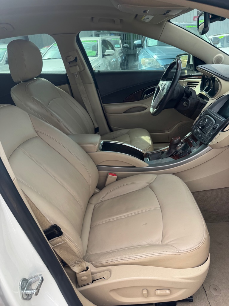 Photo 9 of this BUICK LACROSSE