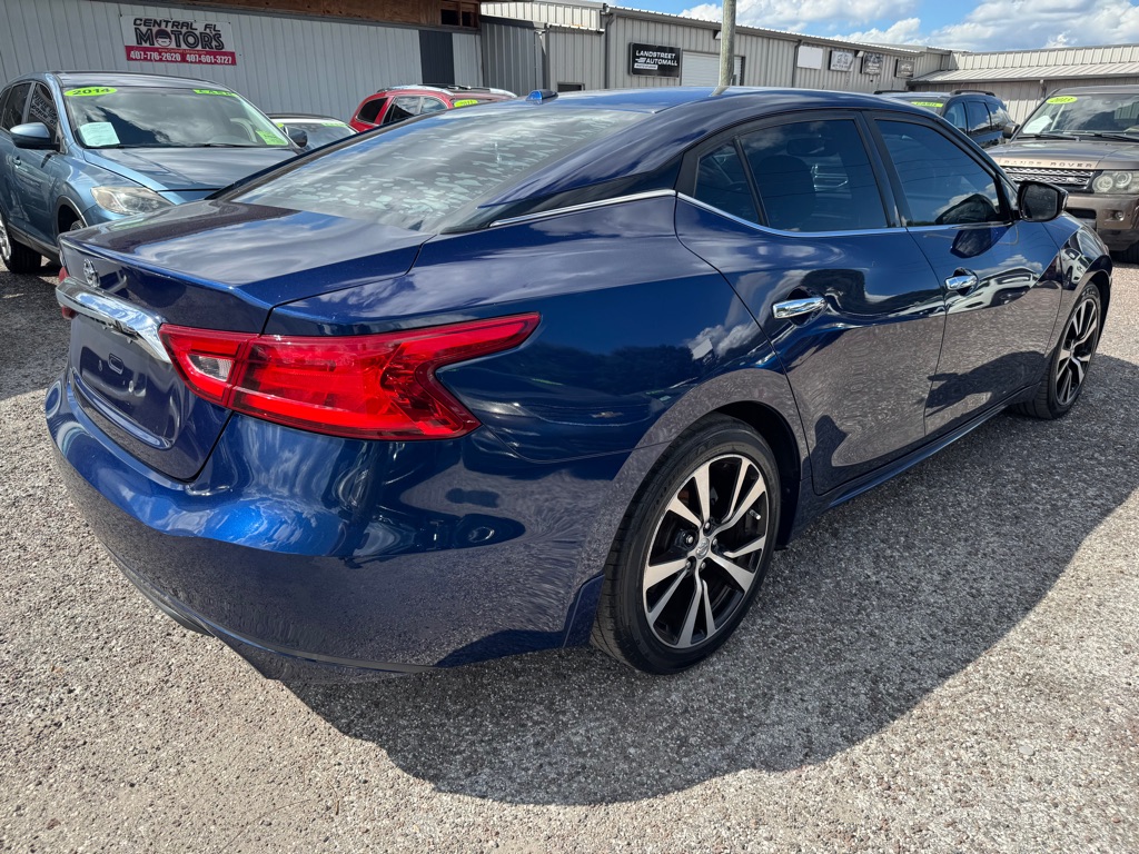 Photo 4 of this NISSAN MAXIMA