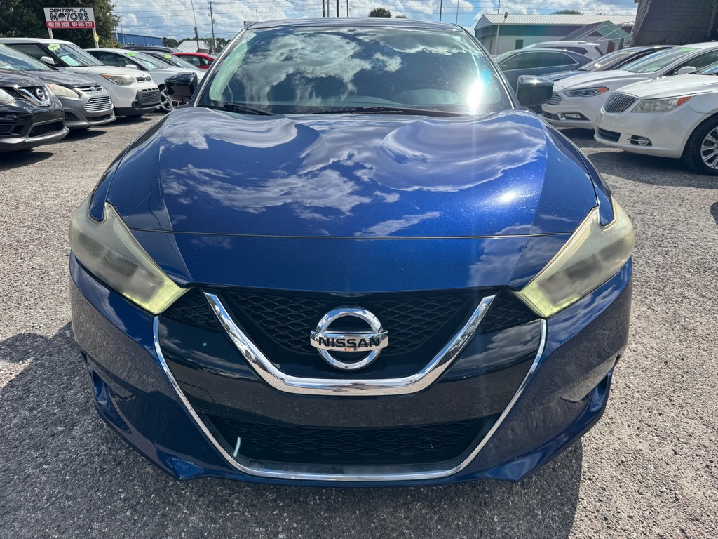 Photo 2 of this NISSAN MAXIMA