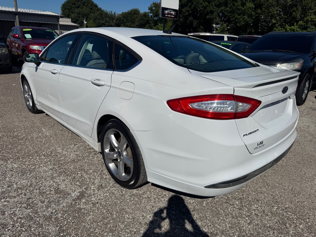 Photo 4 of this FORD FUSION