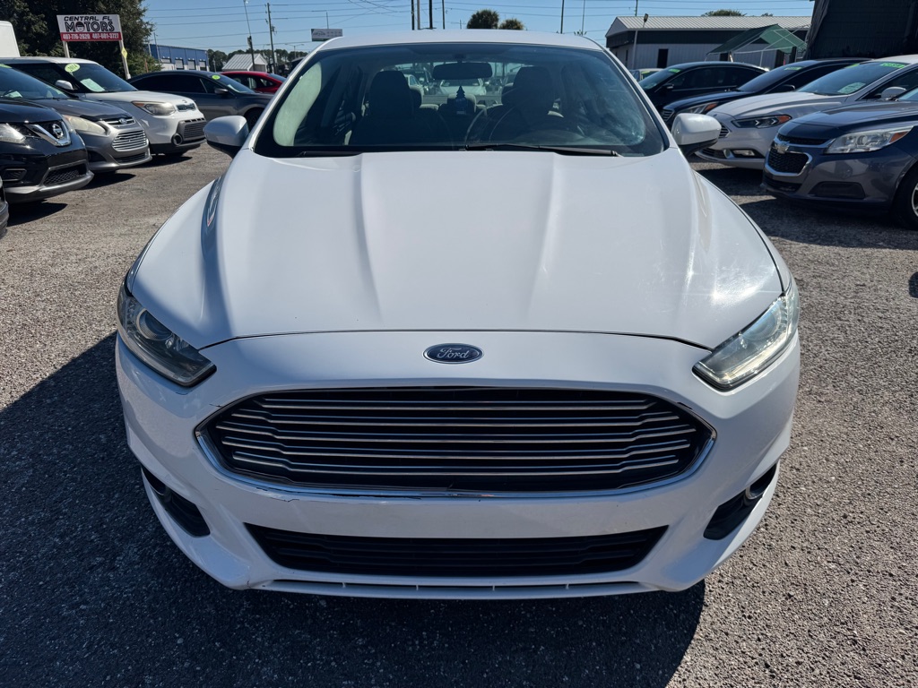 Photo 2 of this FORD FUSION