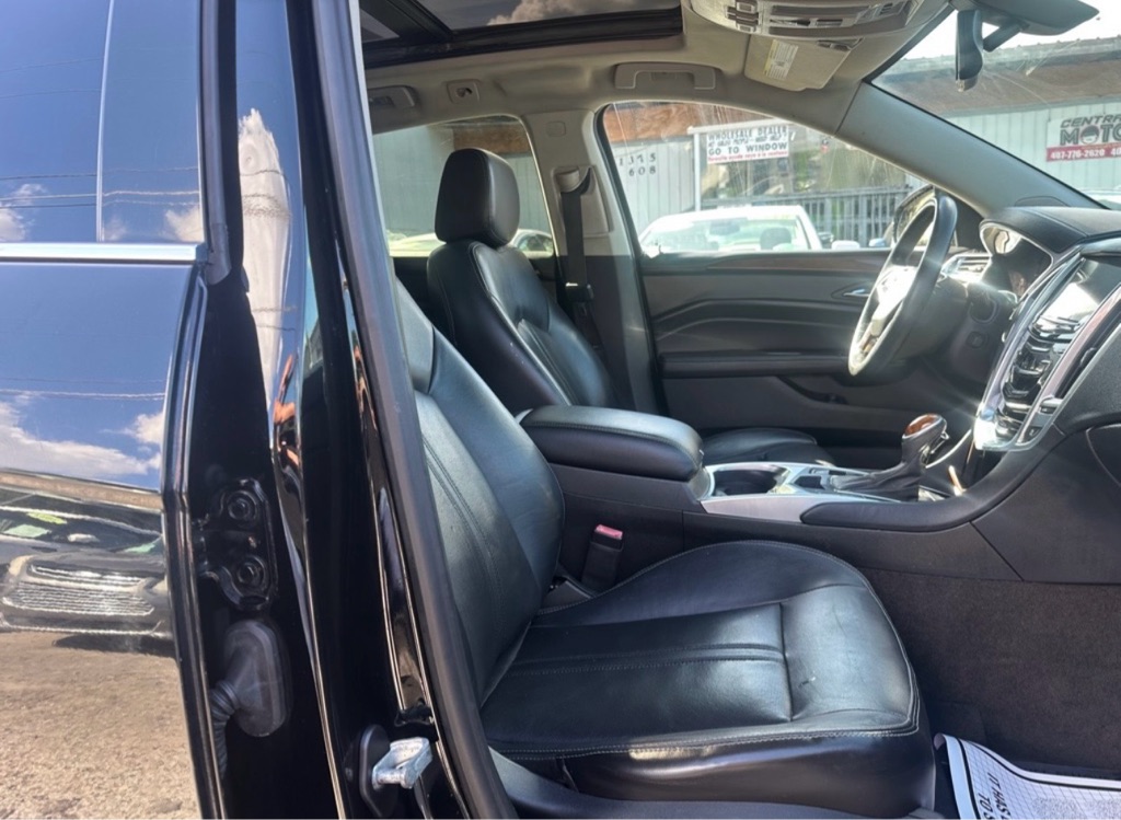 Photo 30 of this CADILLAC SRX