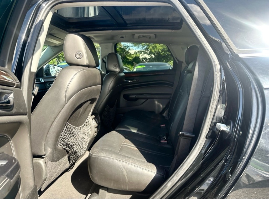 Photo 32 of this CADILLAC SRX