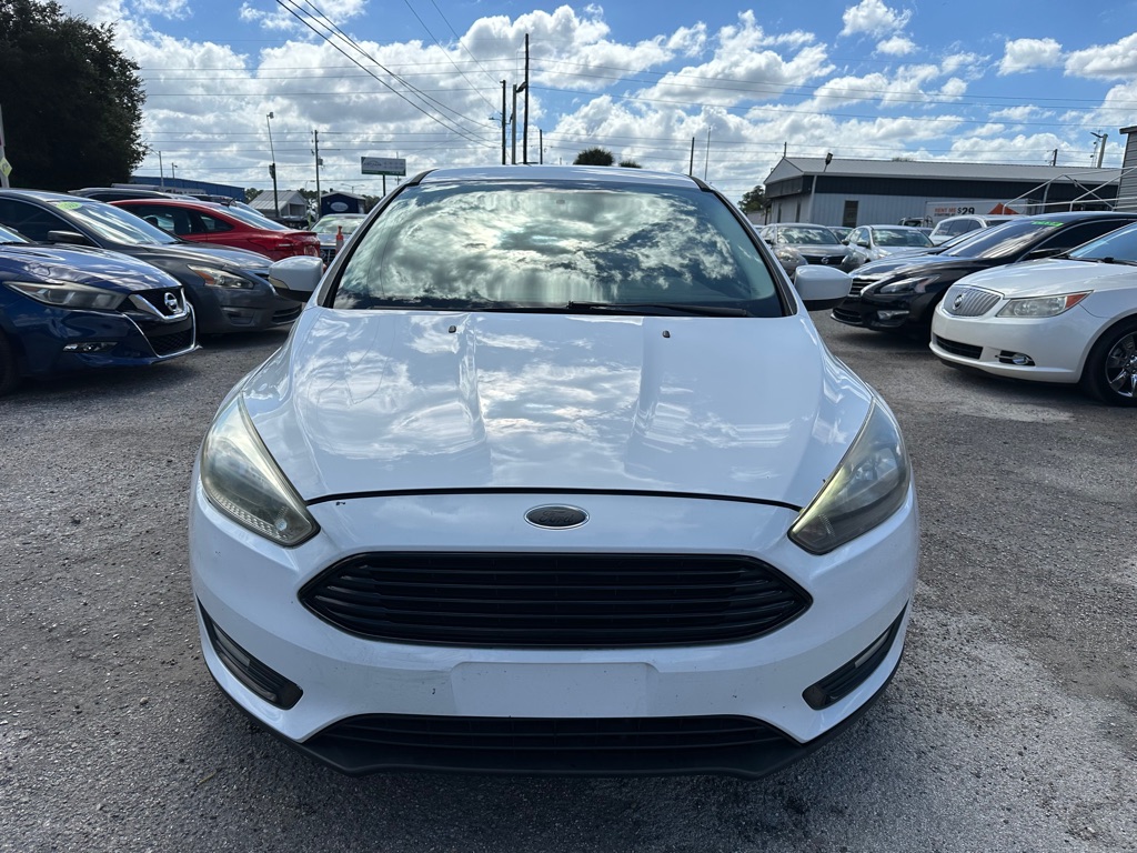 Photo 2 of this FORD FOCUS