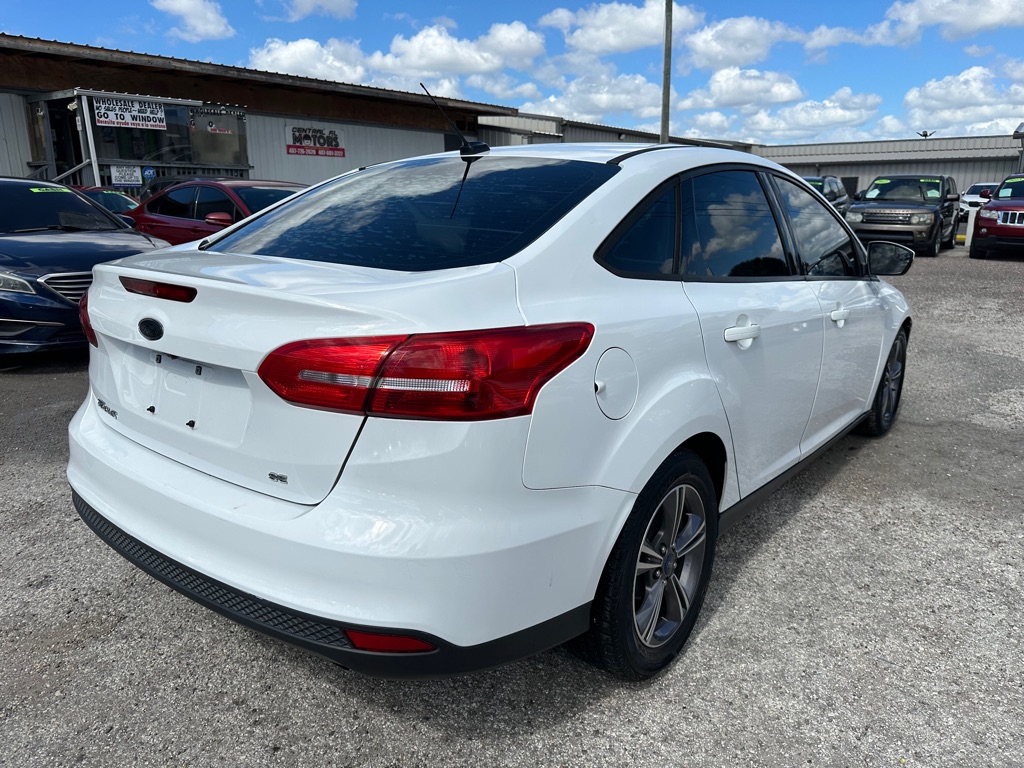 Photo 6 of this FORD FOCUS