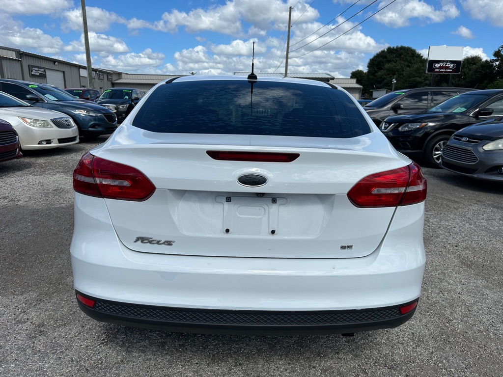Photo 5 of this FORD FOCUS