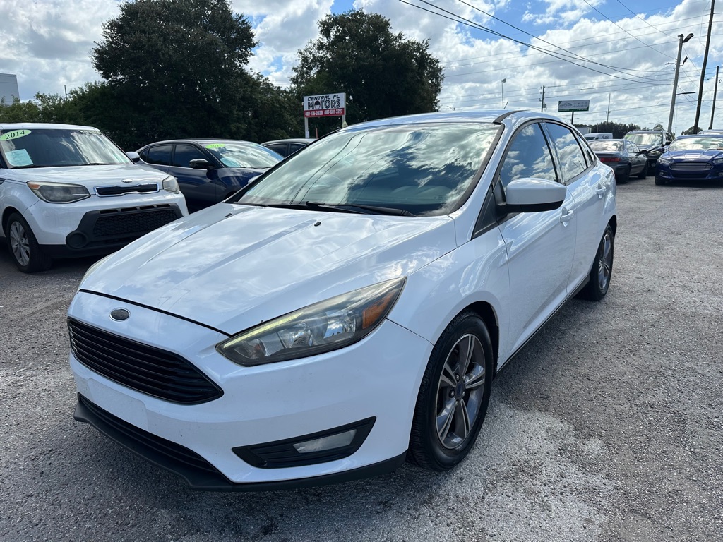 Photo 3 of this FORD FOCUS