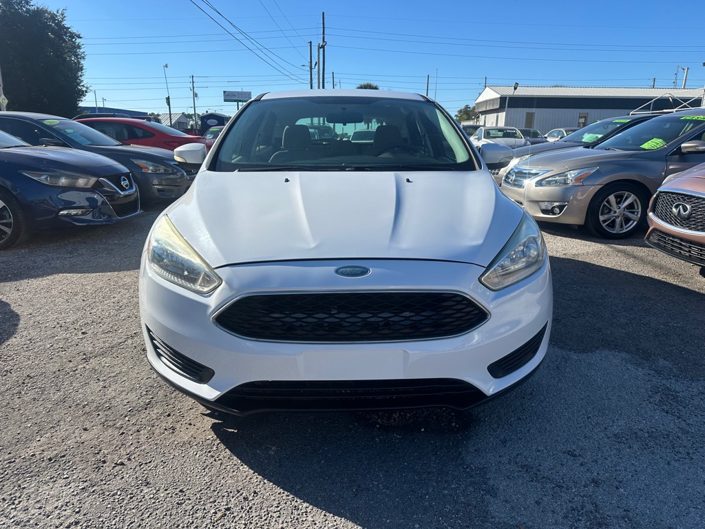 Photo 2 of this FORD FOCUS