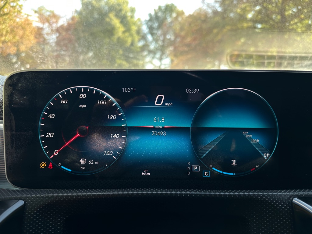 Photo 31 of this MERCEDES-BENZ CLA