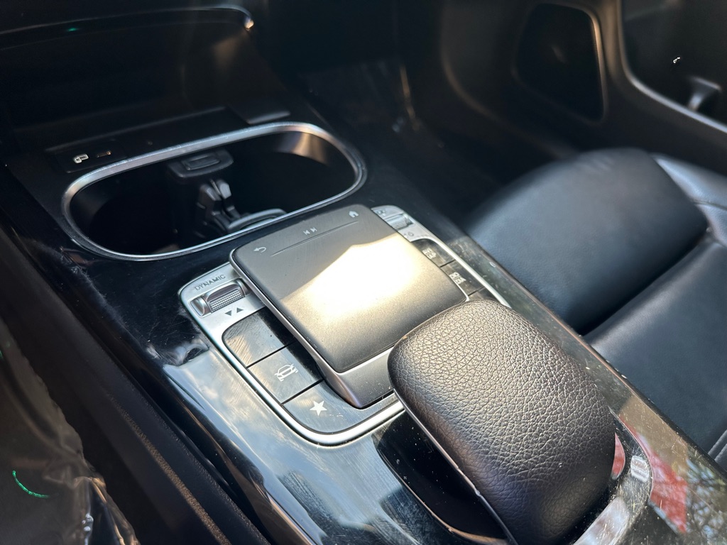 Photo 30 of this MERCEDES-BENZ CLA