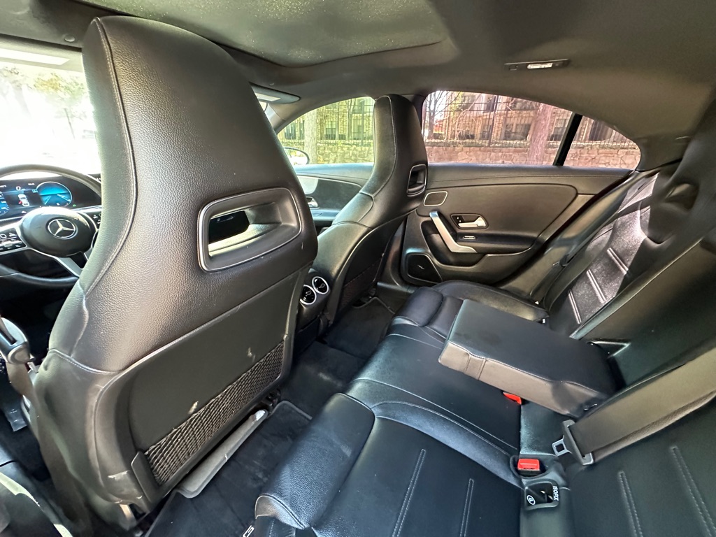 Photo 22 of this MERCEDES-BENZ CLA