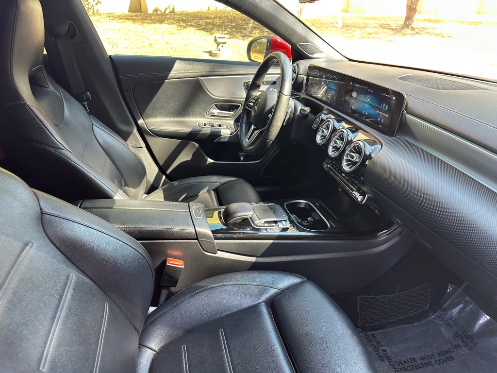 Photo 28 of this MERCEDES-BENZ CLA