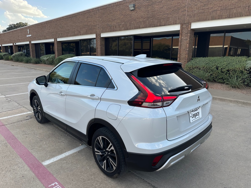Photo 13 of this MITSUBISHI ECLIPSE CROSS