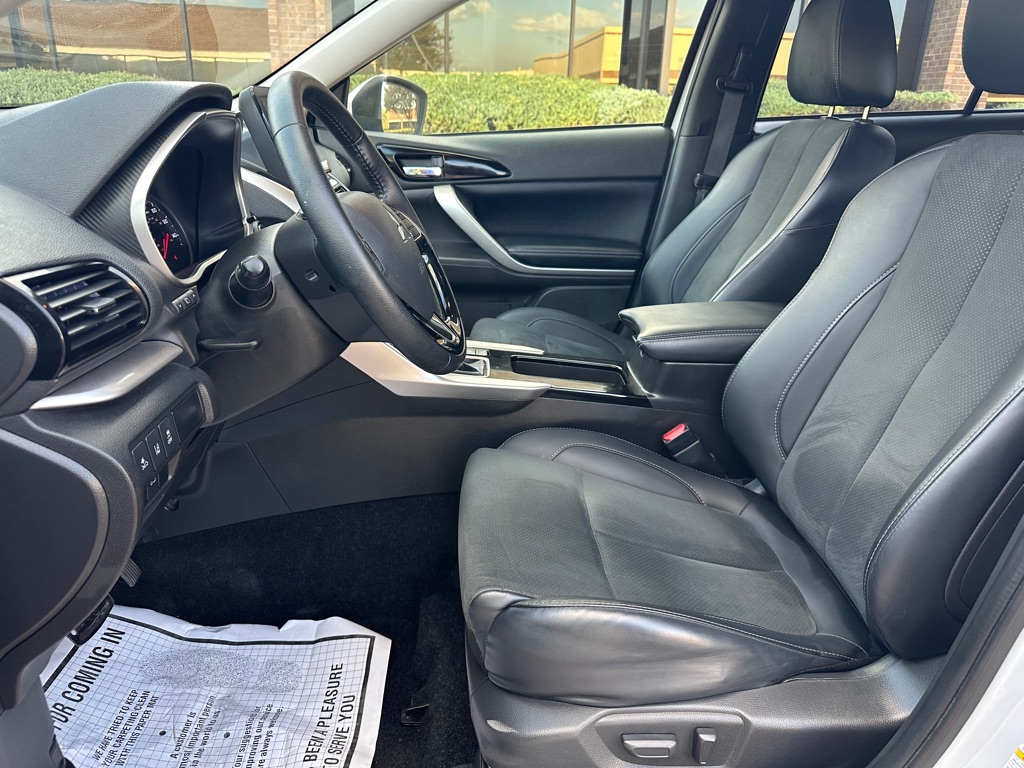 Photo 23 of this MITSUBISHI ECLIPSE CROSS