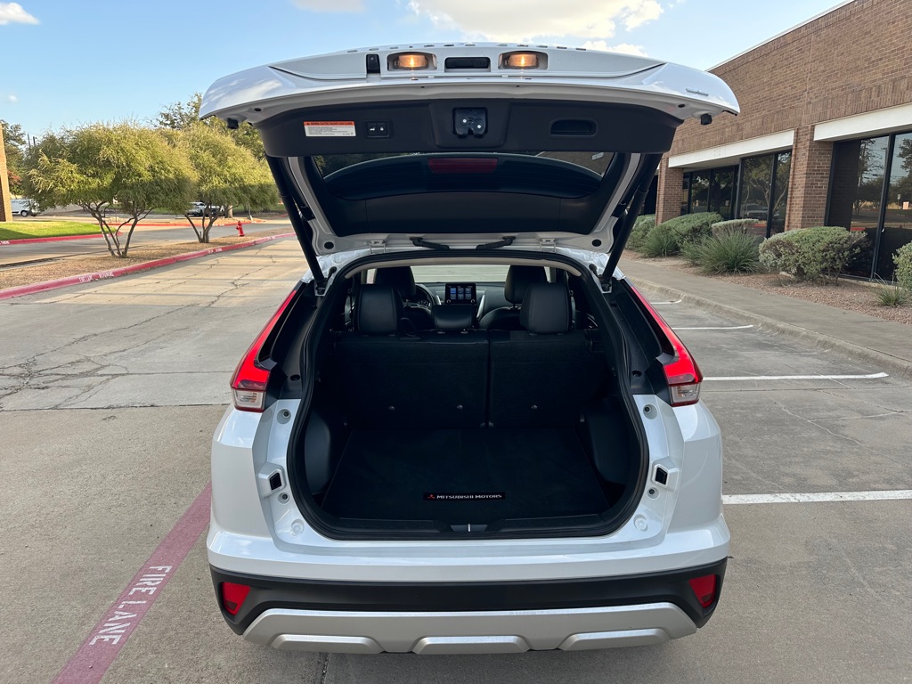 Photo 17 of this MITSUBISHI ECLIPSE CROSS