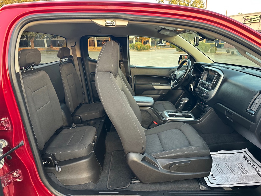 Photo 23 of this CHEVROLET COLORADO