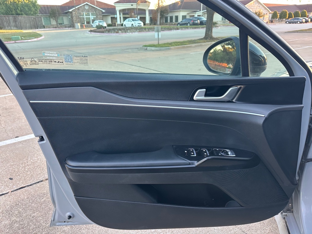 Photo 19 of this KIA K5