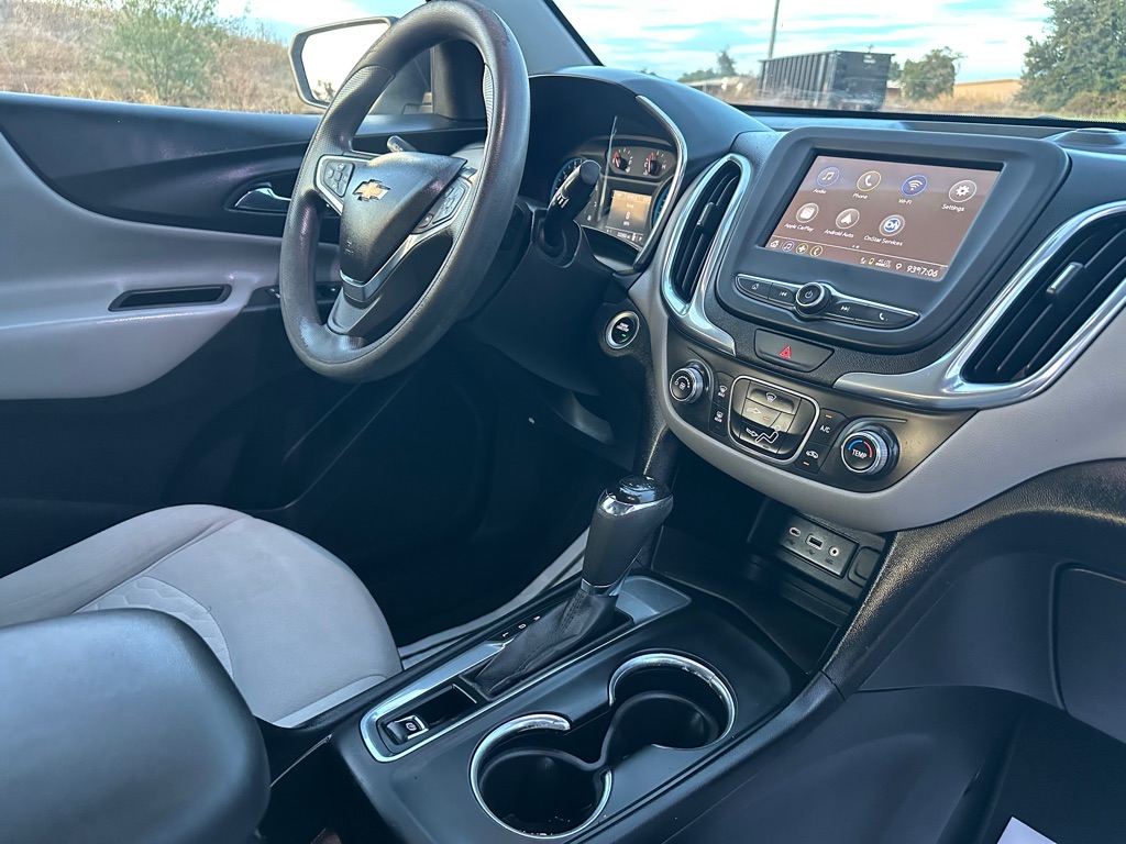 Photo 28 of this CHEVROLET EQUINOX
