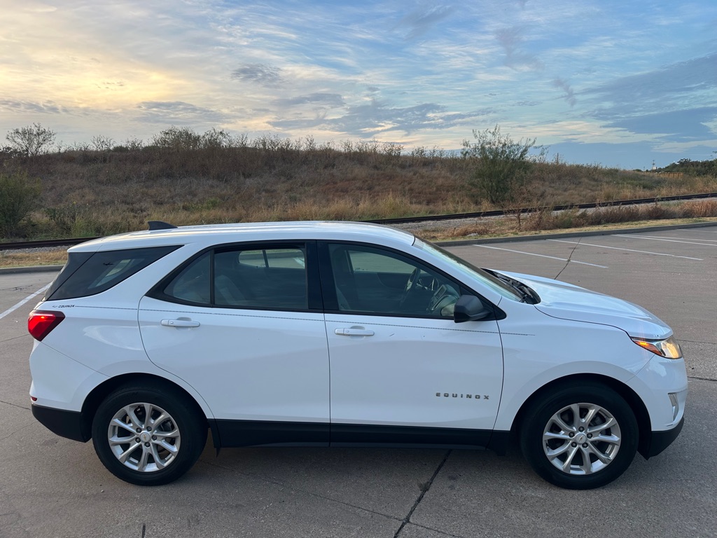 Photo 16 of this CHEVROLET EQUINOX