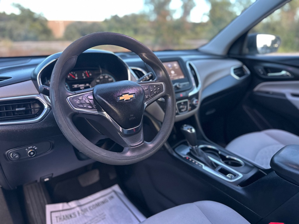 Photo 18 of this CHEVROLET EQUINOX