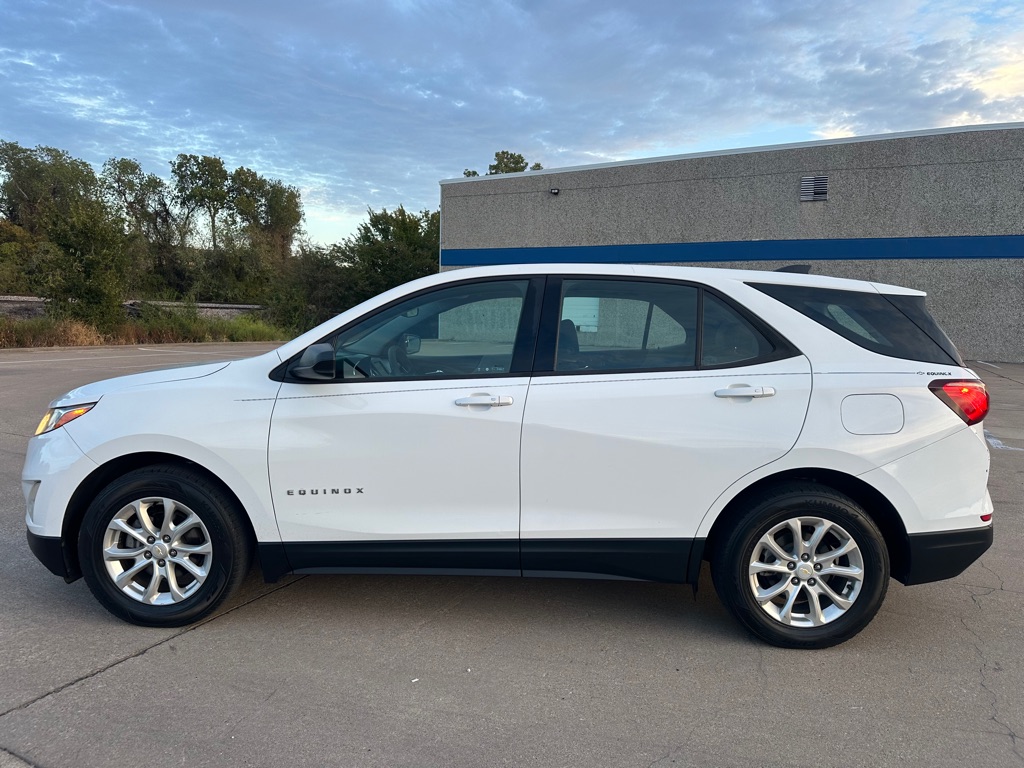 Photo 11 of this CHEVROLET EQUINOX