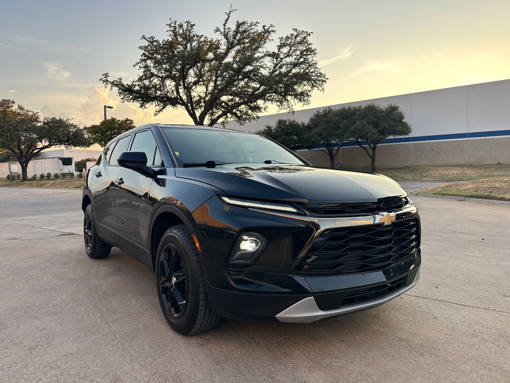 Photo 21 of this CHEVROLET BLAZER