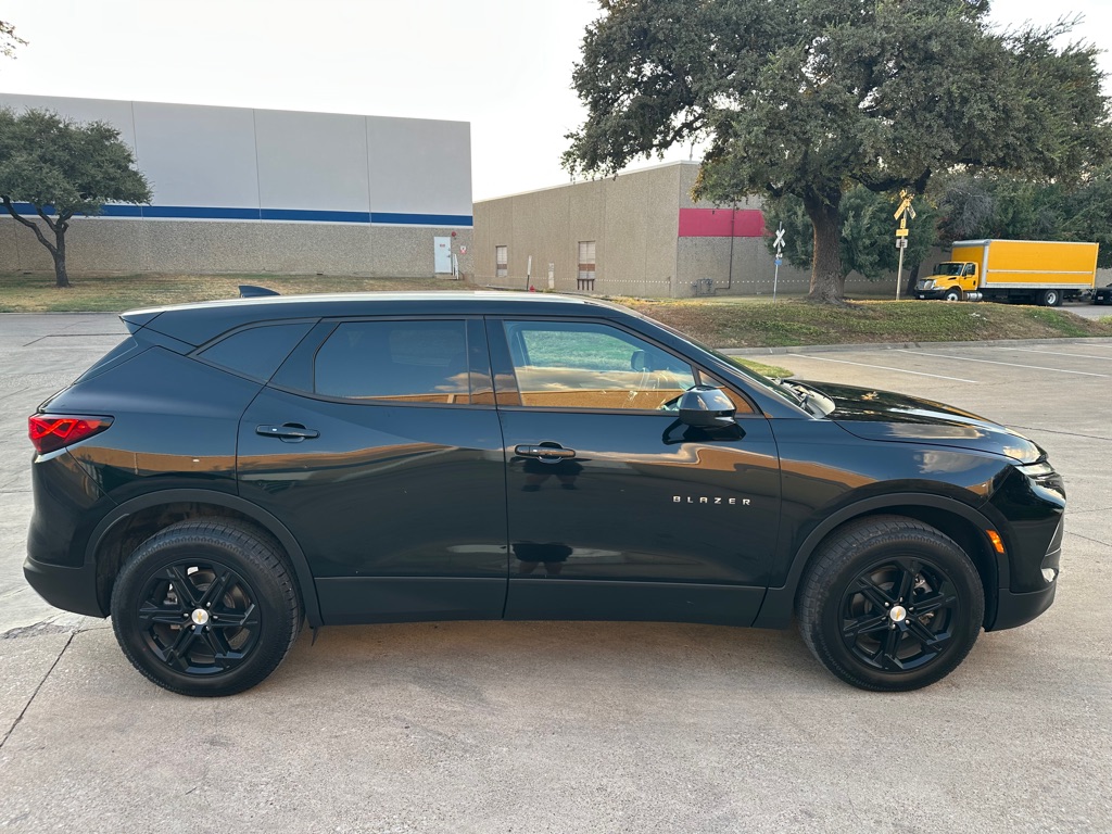 Photo 19 of this CHEVROLET BLAZER