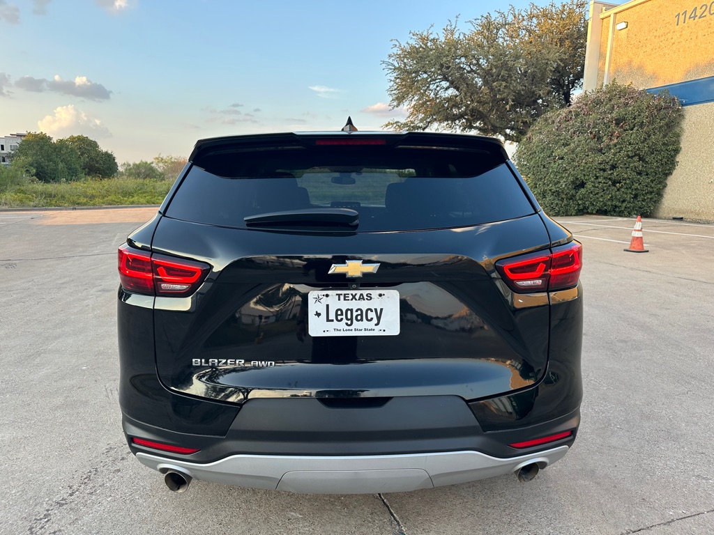 Photo 16 of this CHEVROLET BLAZER