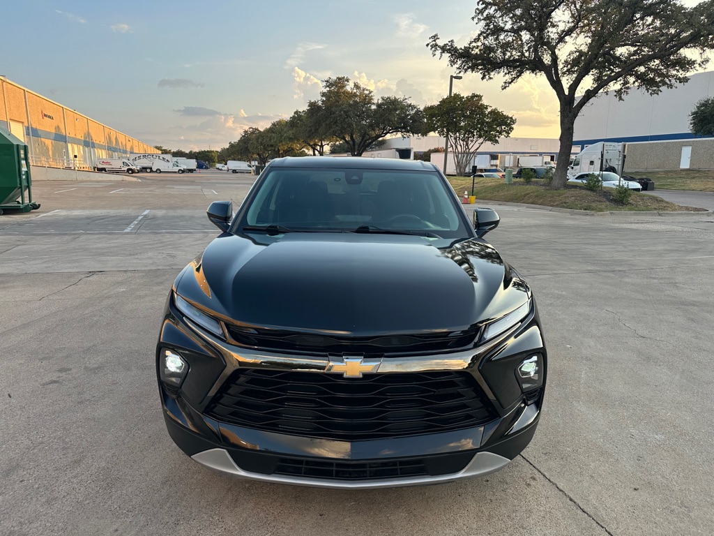 Photo 8 of this CHEVROLET BLAZER