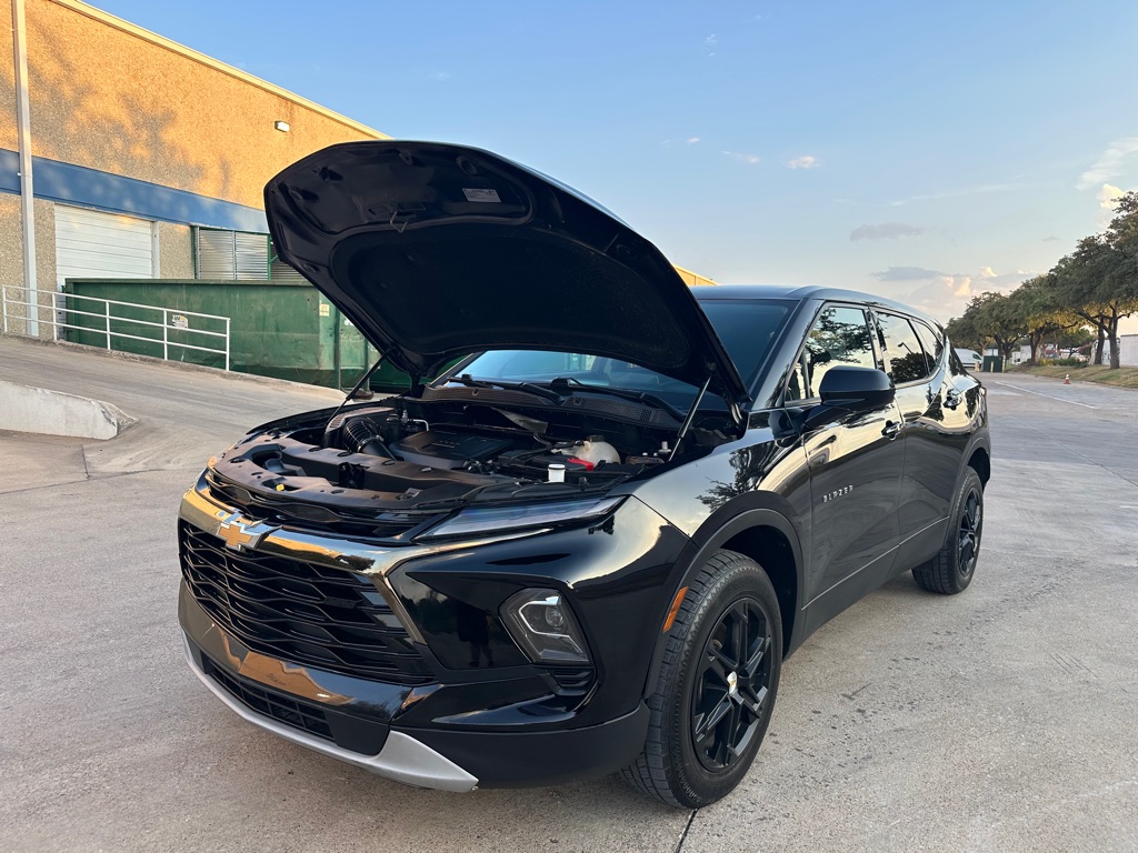 Photo 9 of this CHEVROLET BLAZER