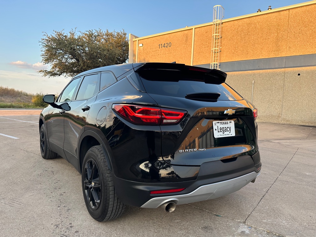 Photo 13 of this CHEVROLET BLAZER