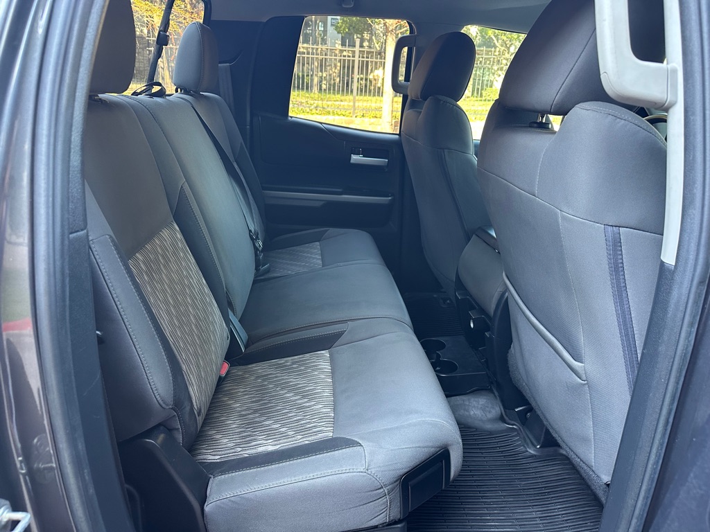 Photo 29 of this TOYOTA TUNDRA