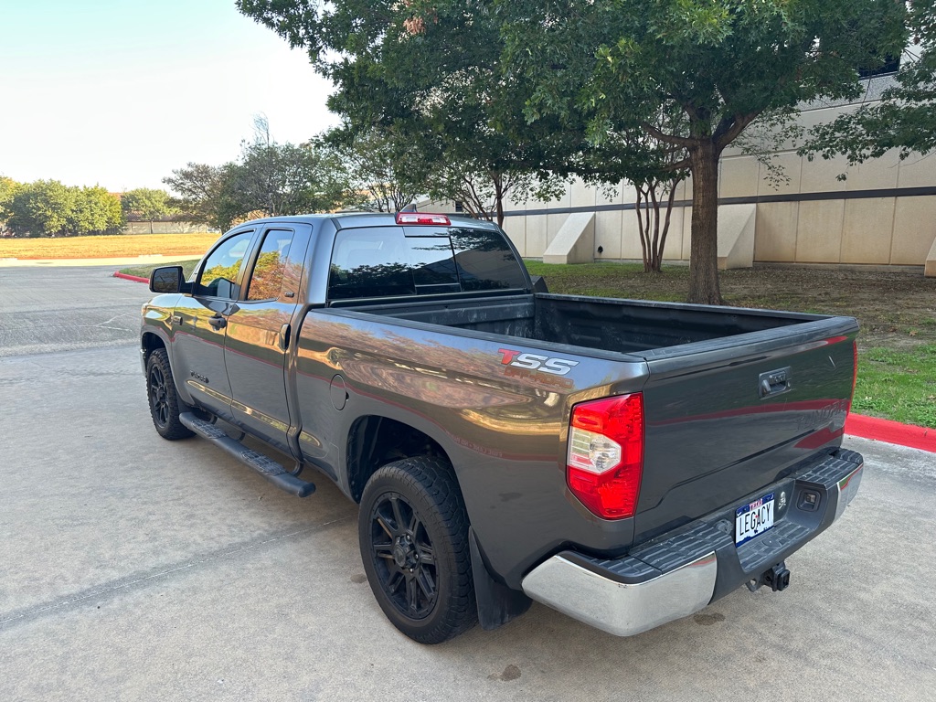 Photo 13 of this TOYOTA TUNDRA