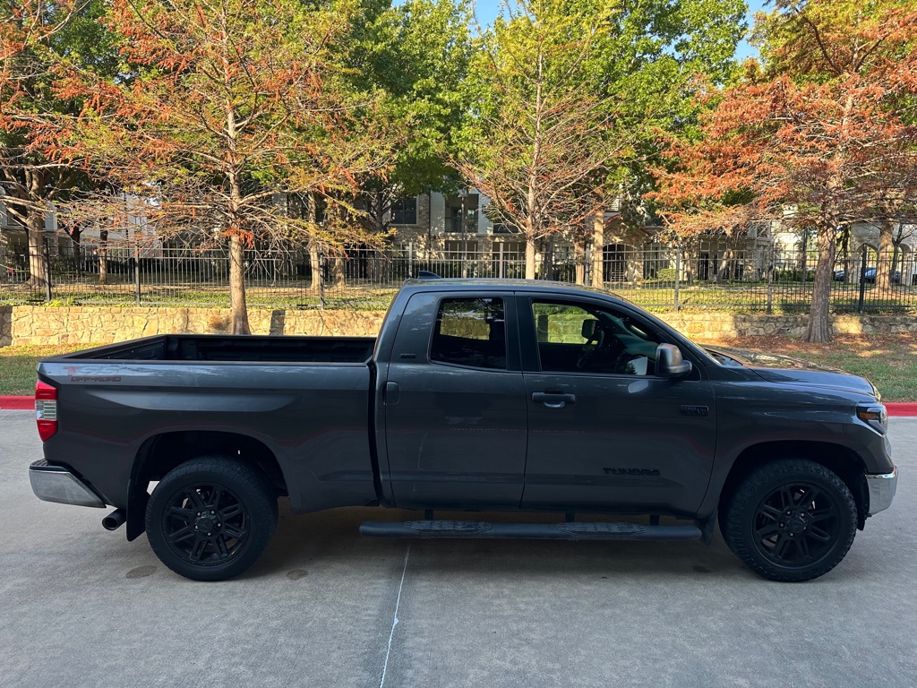 Photo 17 of this TOYOTA TUNDRA