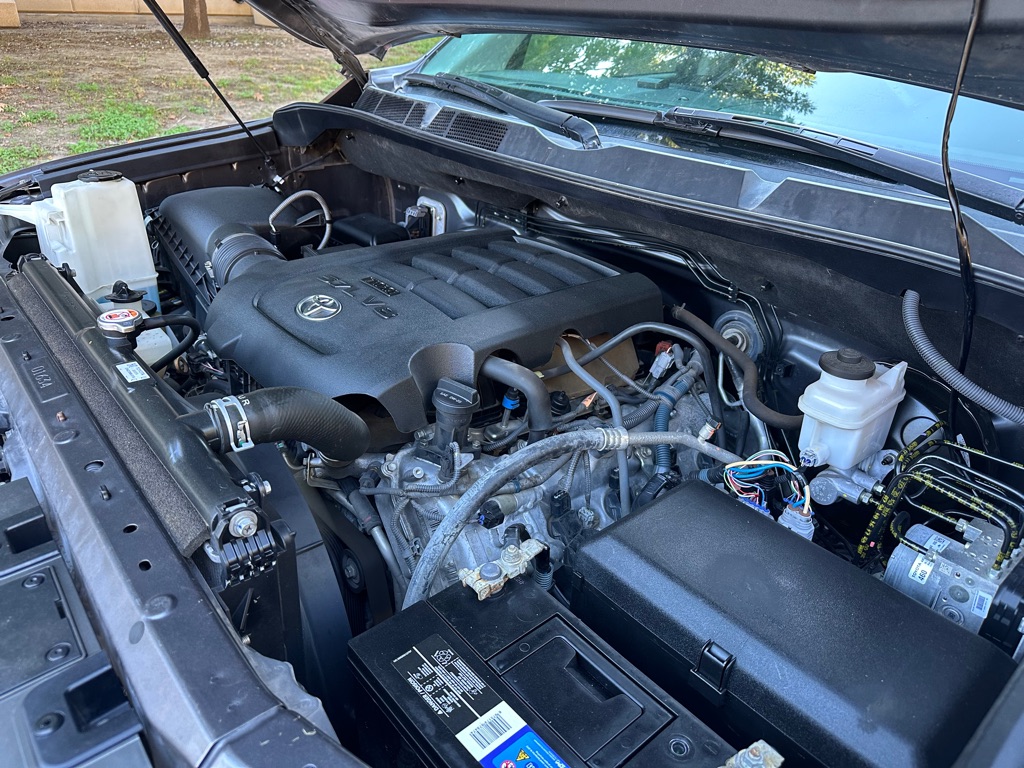 Photo 10 of this TOYOTA TUNDRA