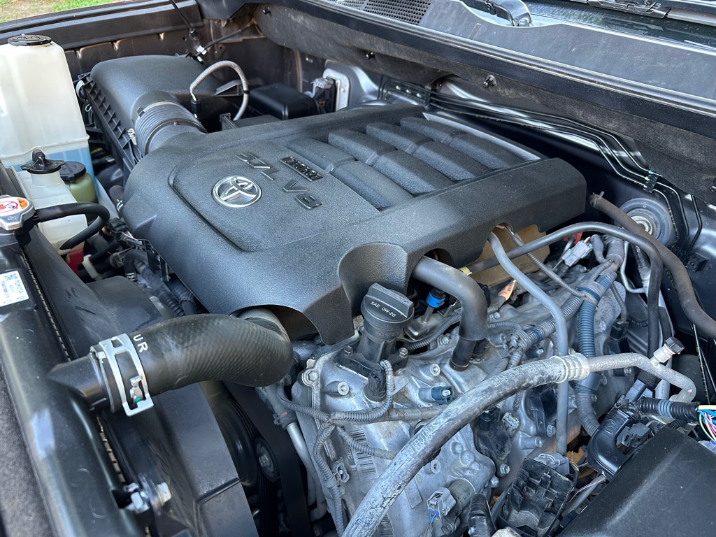 Photo 11 of this TOYOTA TUNDRA