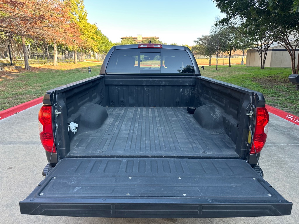 Photo 15 of this TOYOTA TUNDRA
