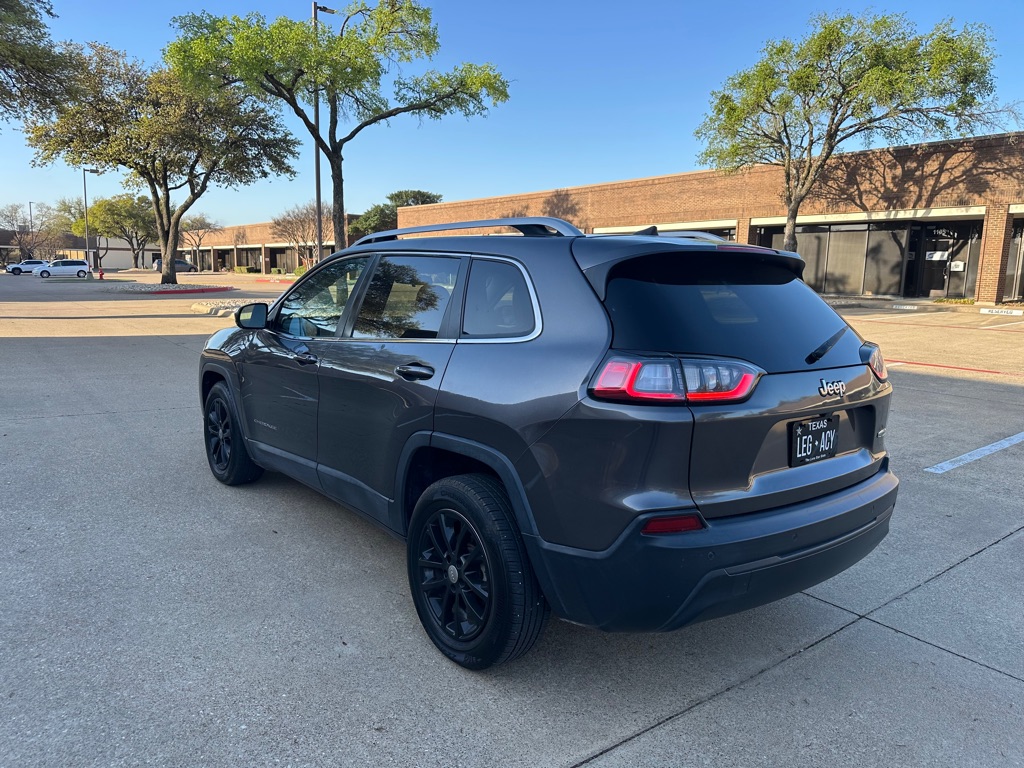 Photo 13 of this JEEP CHEROKEE