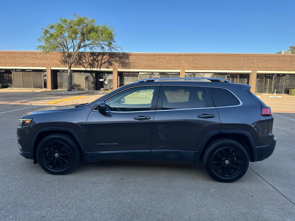 Photo 12 of this JEEP CHEROKEE