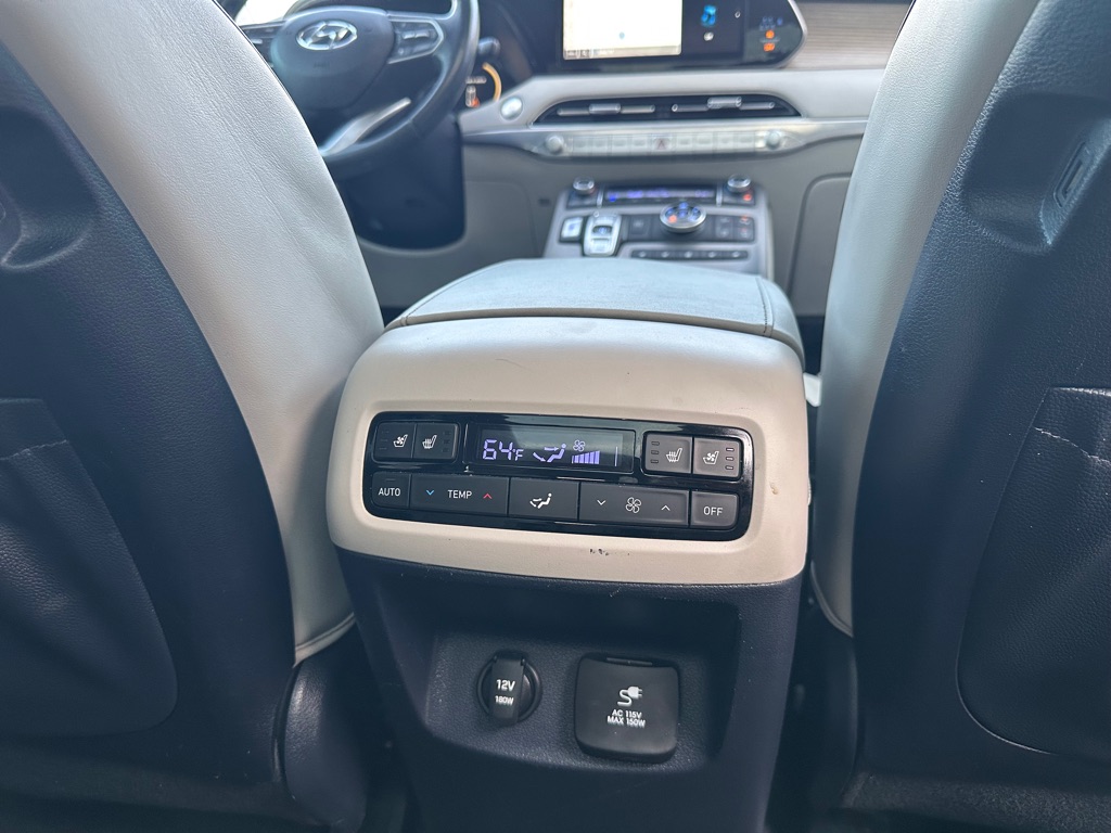 Photo 24 of this HYUNDAI PALISADE