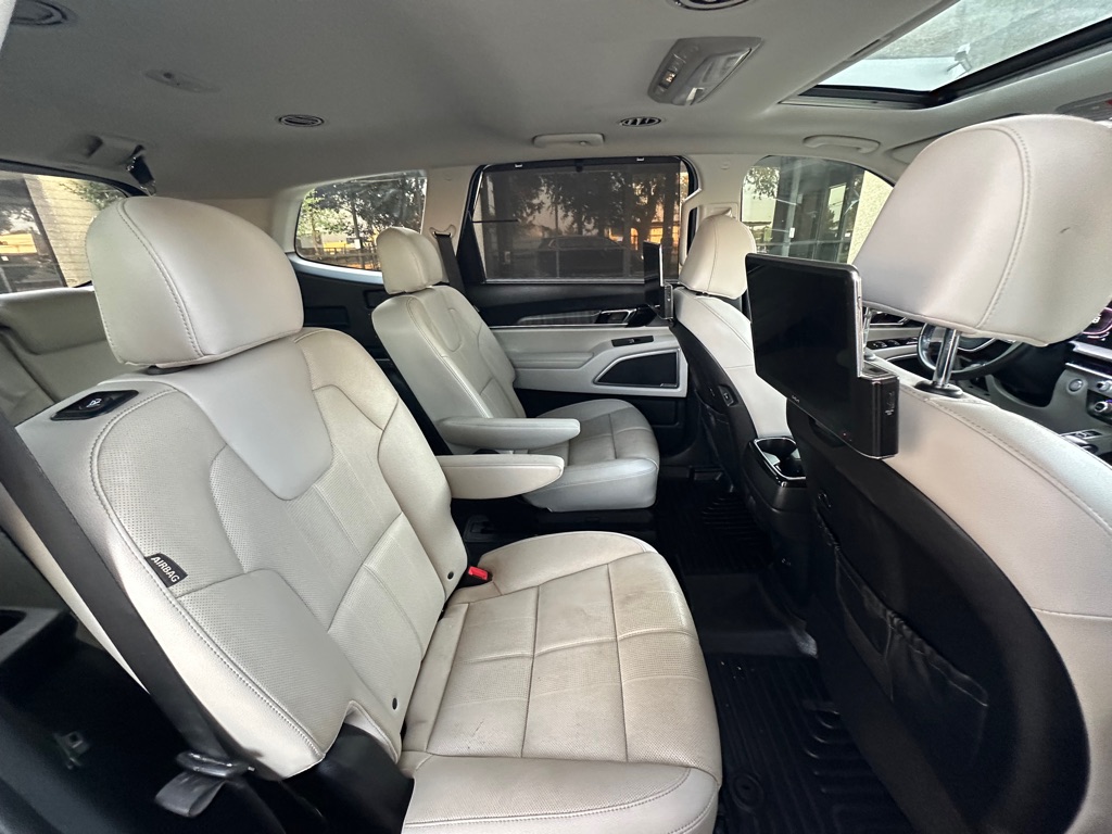 Photo 26 of this KIA TELLURIDE