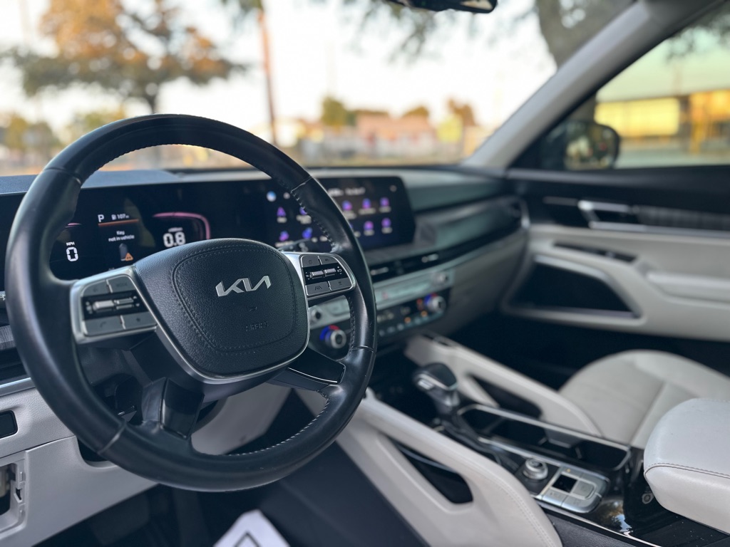 Photo 19 of this KIA TELLURIDE
