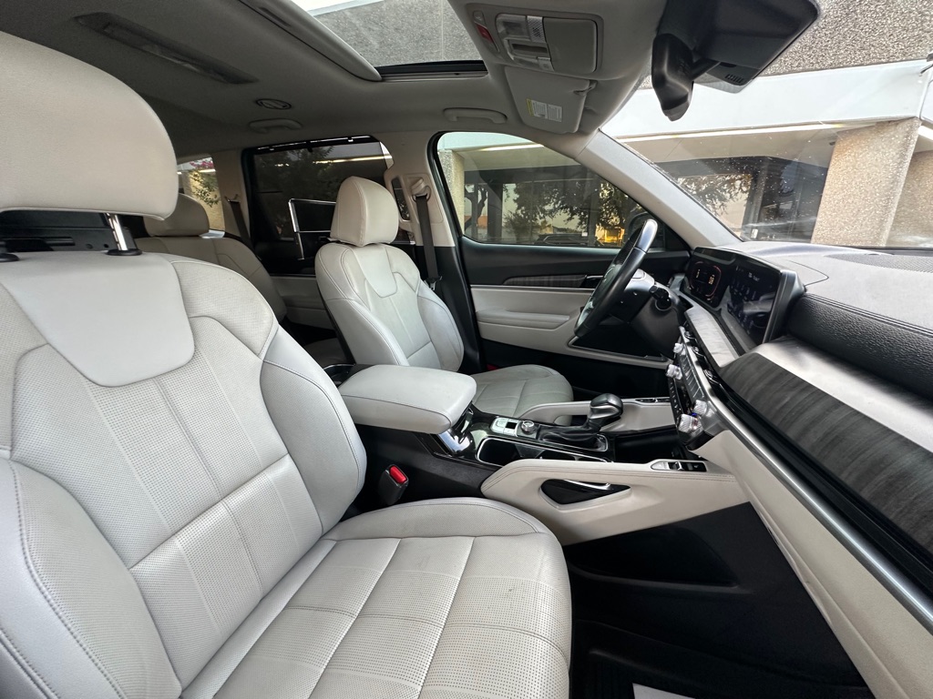 Photo 29 of this KIA TELLURIDE